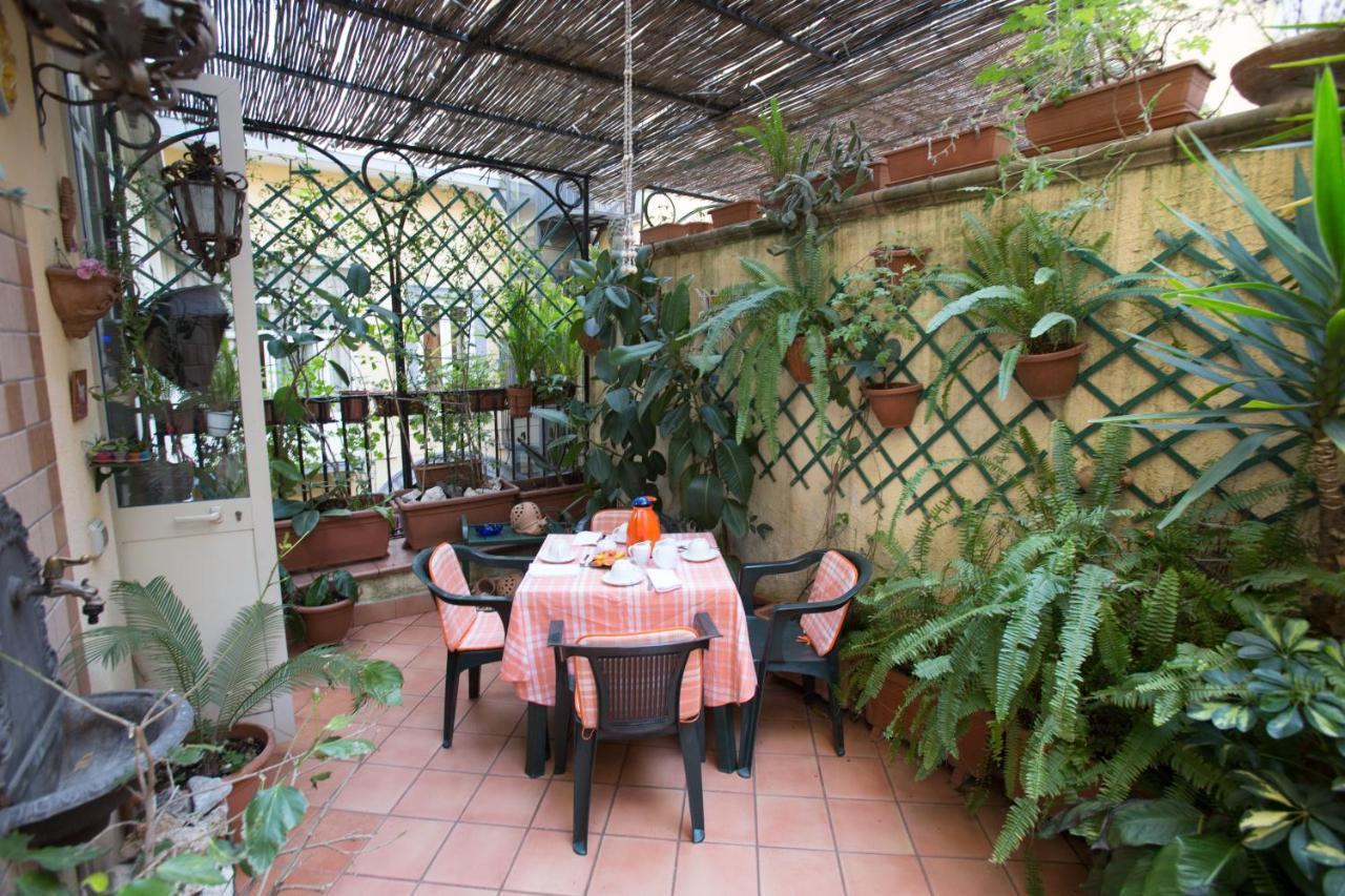 La Via Dei Presepi Acomodação com café da manhã Nápoles Exterior foto